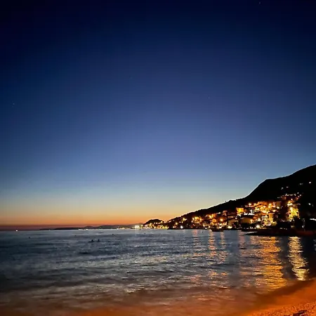 Frankopan 아파트 예세니체